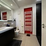 Moderne Penthouse Mit Einzigartigem Balkon Daire Weißenburg in Bayern