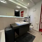 Moderne Penthouse Mit Einzigartigem Balkon