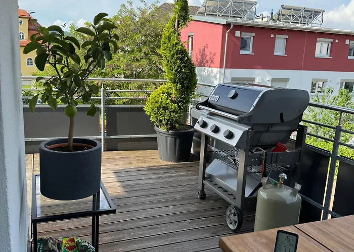 Moderne Penthouse Mit Einzigartigem Balkon *