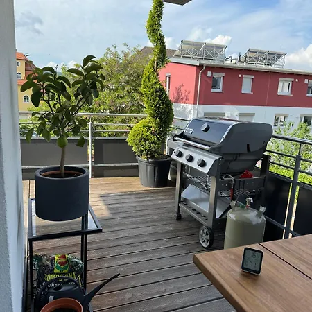 Moderne Penthouse Mit Einzigartigem Balkon *