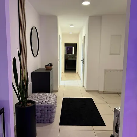 Moderne Penthouse Mit Einzigartigem Balkon Weißenburg in Bayern