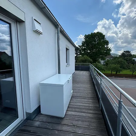 Moderne Penthouse Mit Einzigartigem Balkon