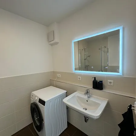 Moderne Penthouse Mit Einzigartigem Balkon Apartmán