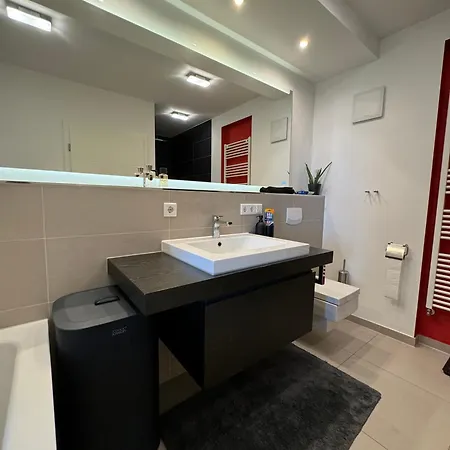Moderne Penthouse Mit Einzigartigem Balkon