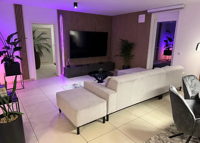 Moderne Penthouse Mit Einzigartigem Balkon 아파트