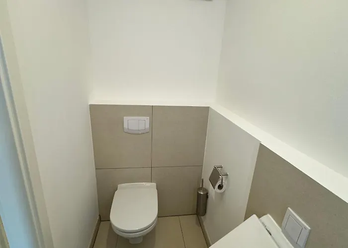Moderne Penthouse Mit Einzigartigem Balkon 아파트