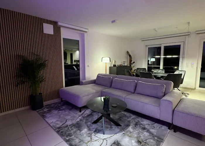 아파트 Moderne Penthouse Mit Einzigartigem Balkon