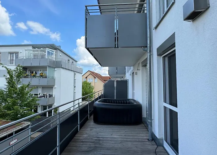 Moderne Penthouse Mit Einzigartigem Balkon Weißenburg in Bayern