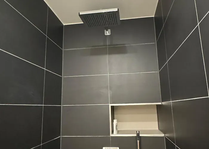Moderne Penthouse Mit Einzigartigem Balkon 아파트 *