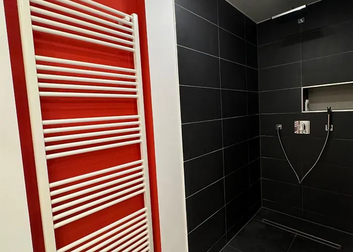 아파트 Moderne Penthouse Mit Einzigartigem Balkon *